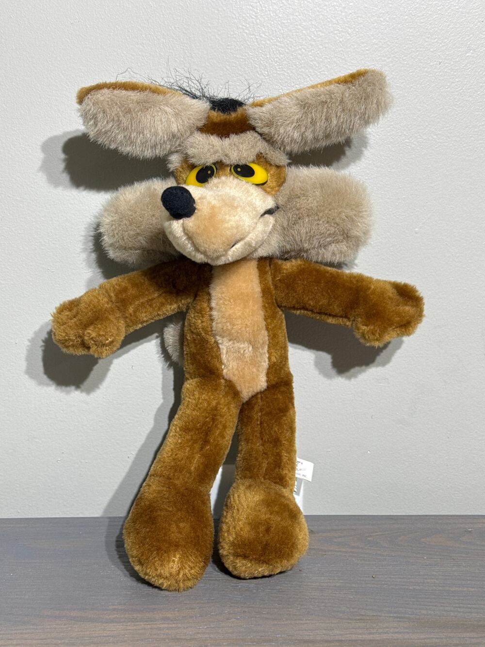 Vintage 1994 Warner Bros 24K WILE E COYOTE 15" Plush Stuffed Animal Mighty Star